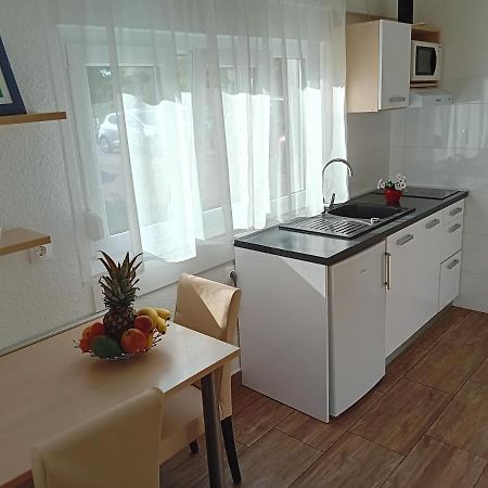Apartment Nikol Pula Exterior photo